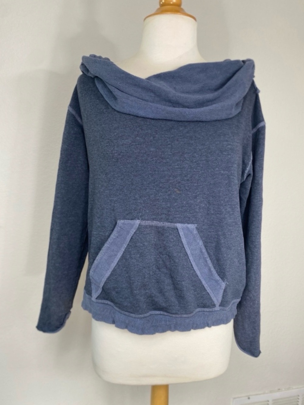 Gypsy 05 Women's Navy Free Spirit Cowl Neck Sweatshirt Size Small Casual Beach